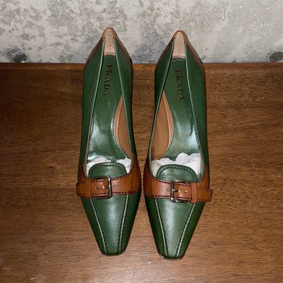 Prada Vero Cuoio Kitten Heels Green and Brown with Buckle Never Worn - Picture 2 of 6